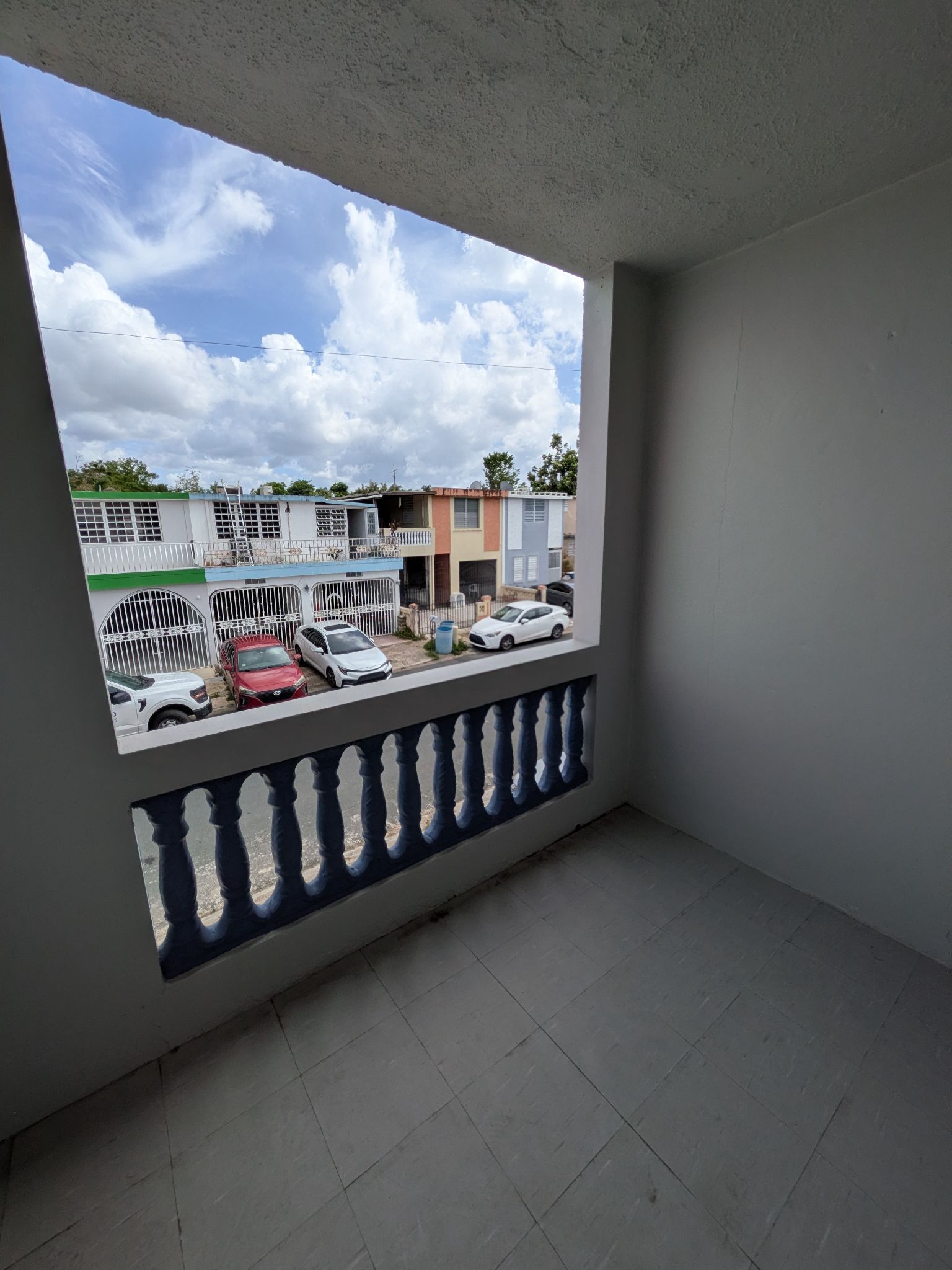 Urb Reparto Valencia, Bayamón - 11