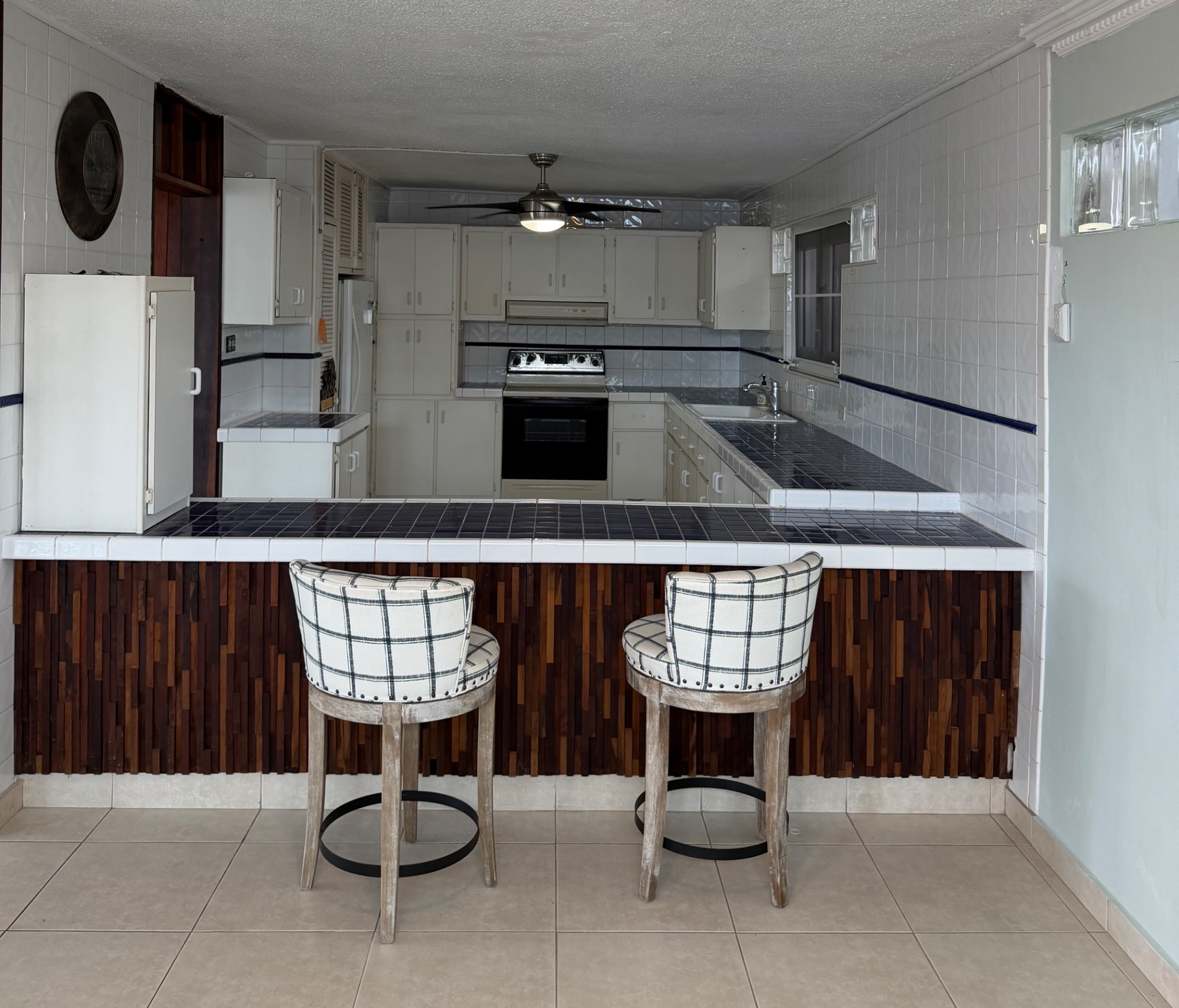 Condado Moderno, Caguas - 5