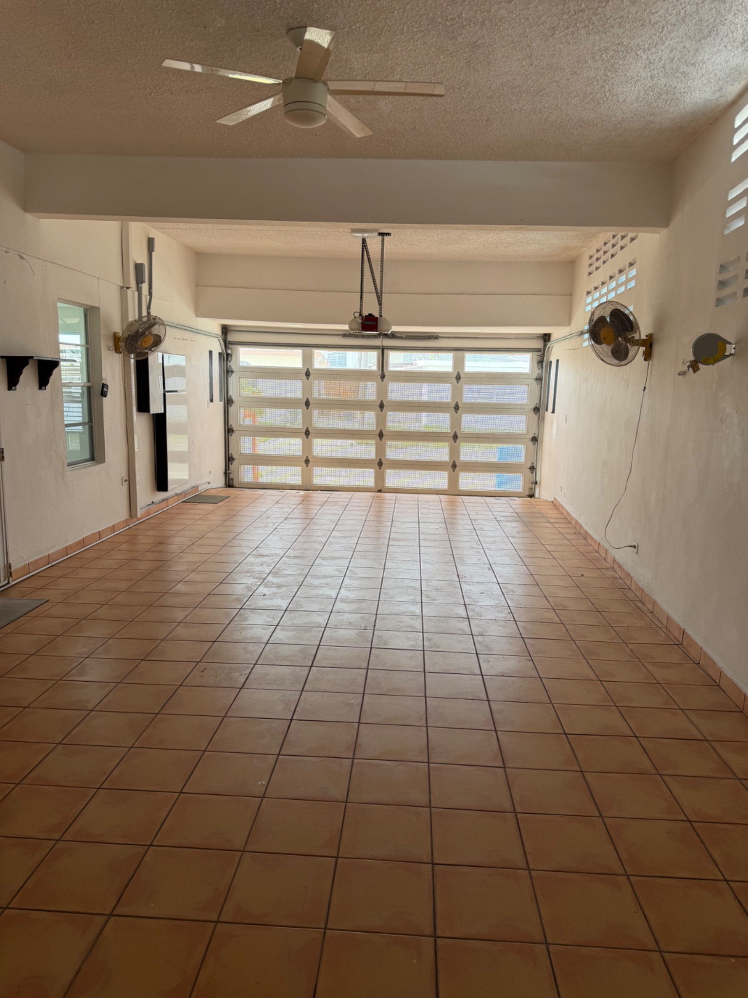 Condado Moderno, Caguas - 12