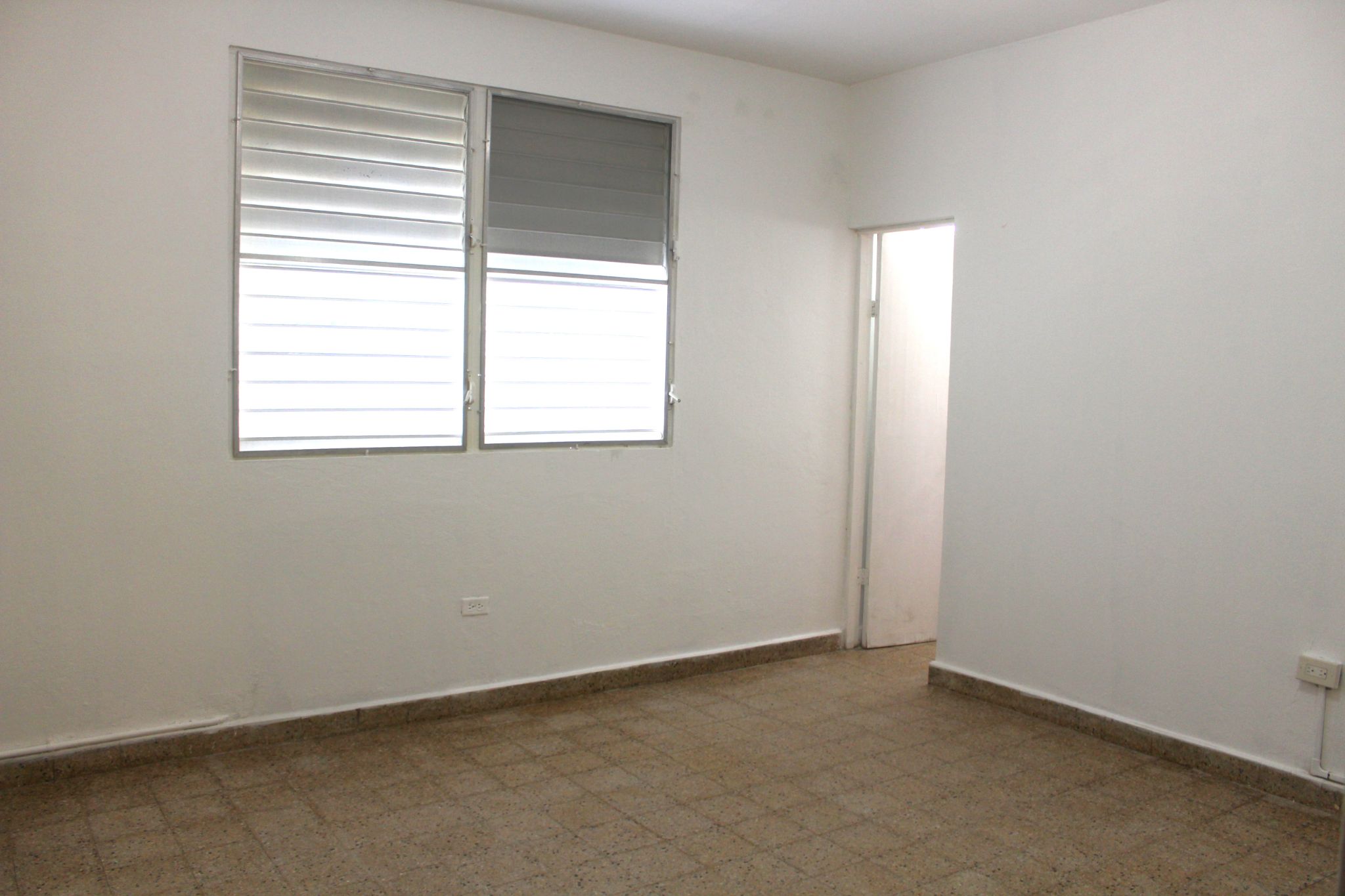 Urb Villa Nevarez, Calle 8 #1023 San Juan PR 00927, San Juan - 17
