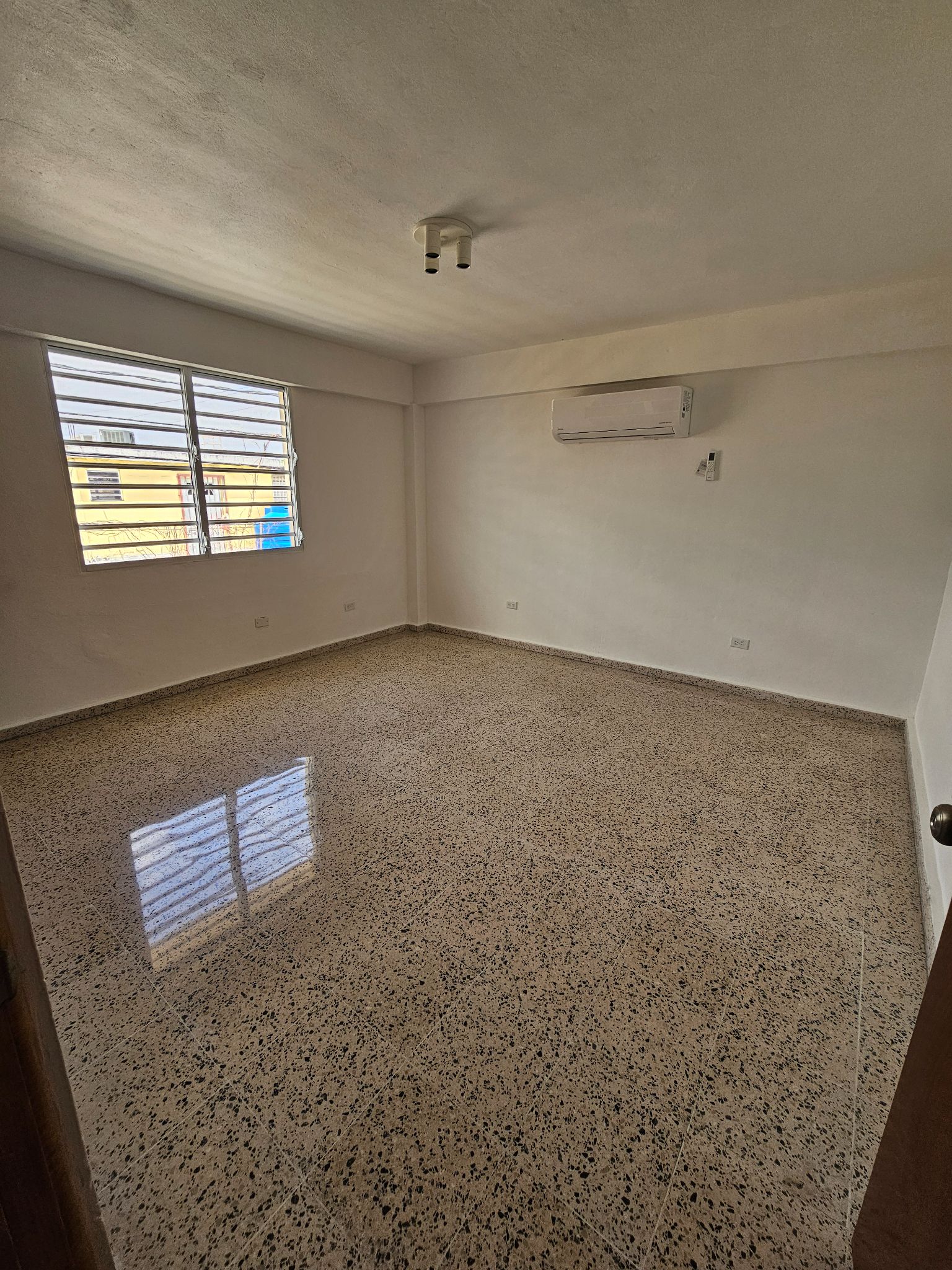 10 Av. Aguas Buenas bloque 10 Santa Rosa, Bayamón - 6