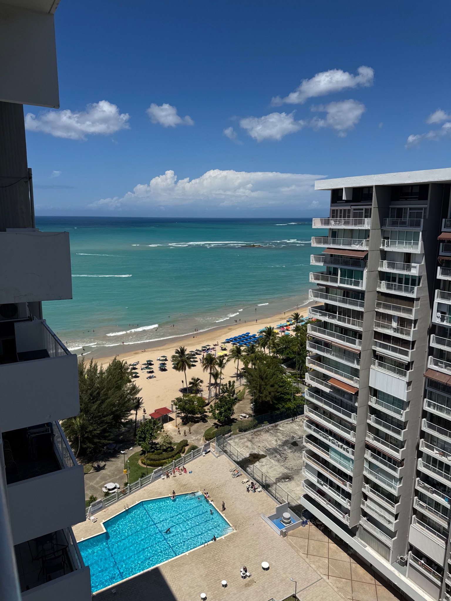 Condominio Coral Beach Carolina 00979 PR