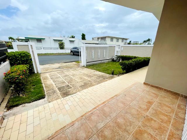 Urb Villa Nevarez, Calle 8 #1023 San Juan PR 00927, San Juan - 5