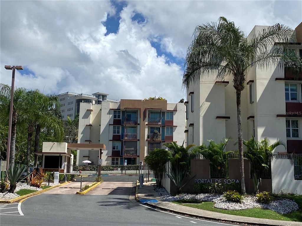 Portal de Sofía, Guaynabo - 1