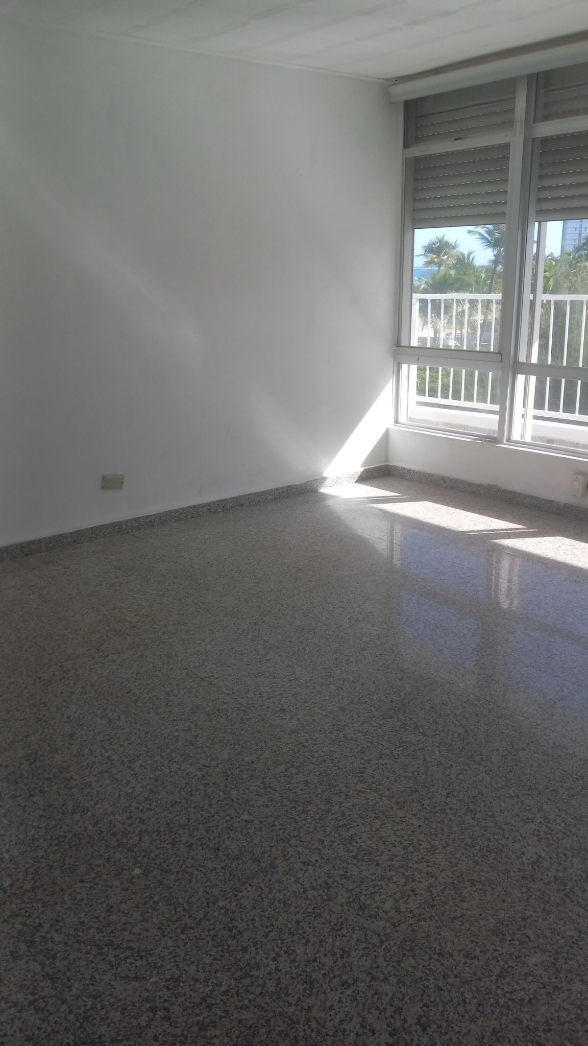 Avenida Isla Verde, Carolina - 4