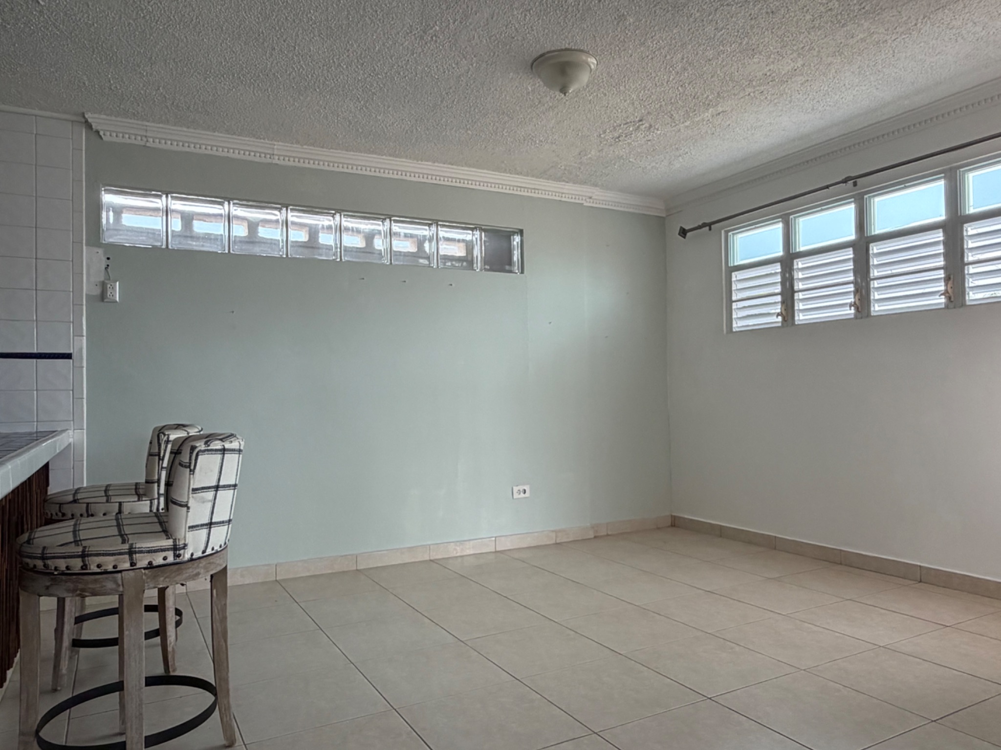 Condado Moderno, Caguas - 7