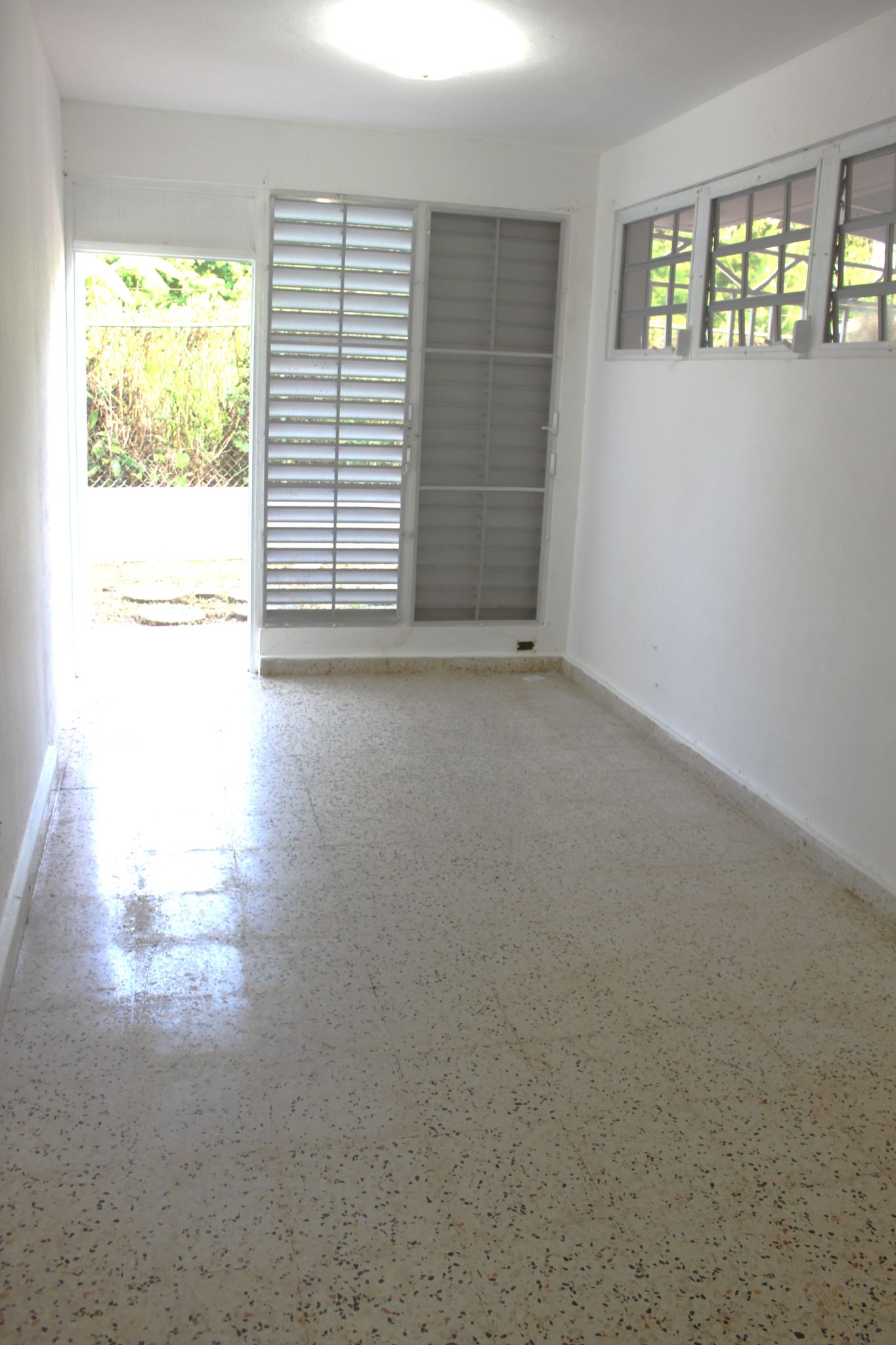 Urb Villa Nevarez, Calle 8 #1023 San Juan PR 00927, San Juan - 16