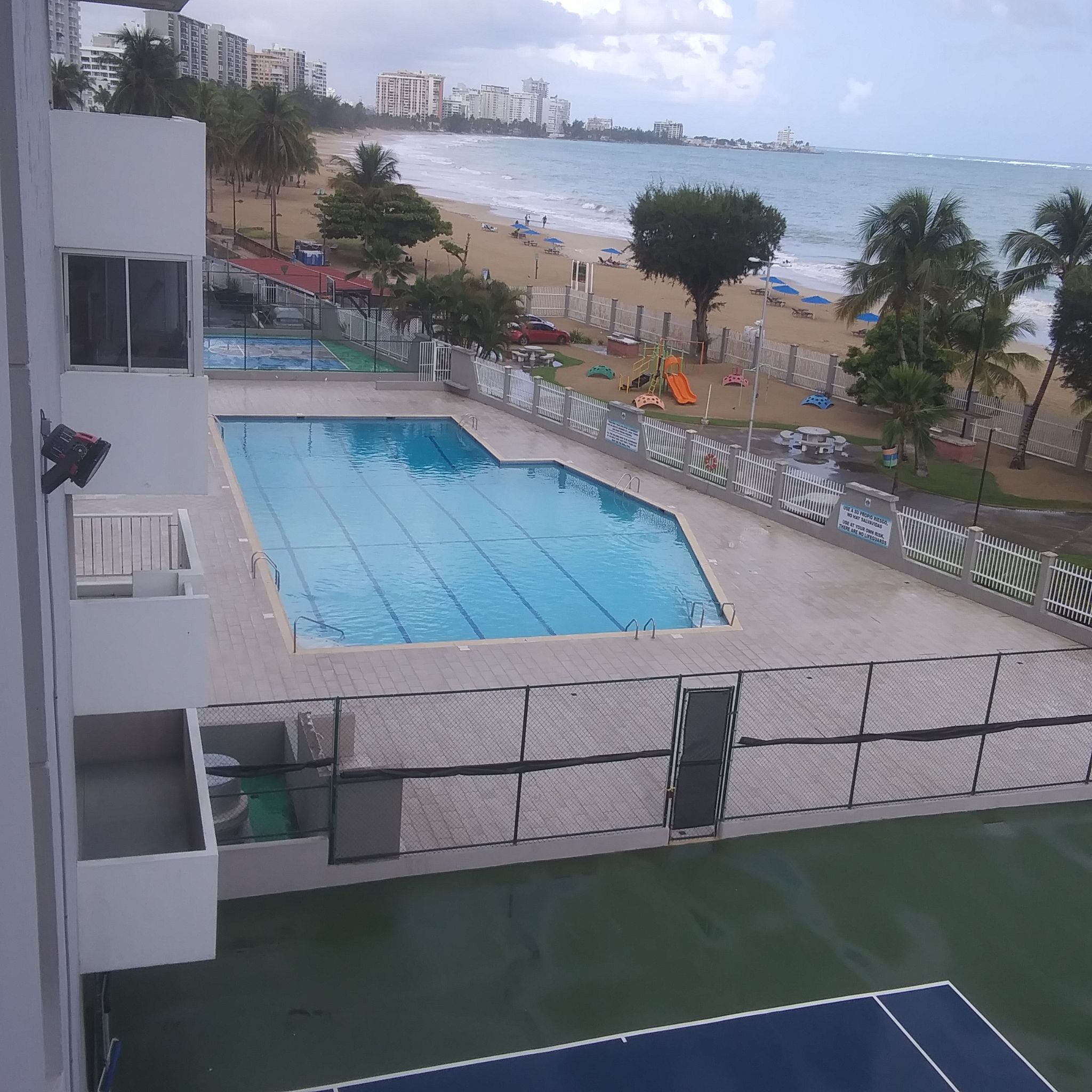 Avenida Isla Verde, Carolina - 1
