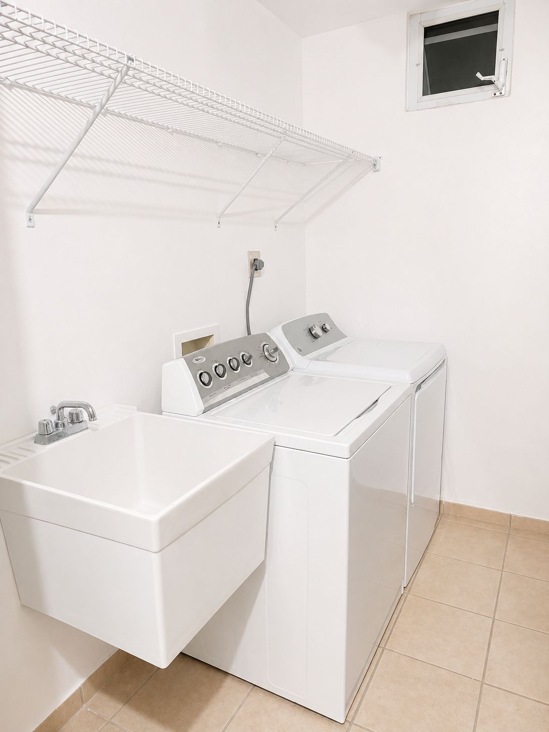 90 Calle Margo, Vega Alta - 15