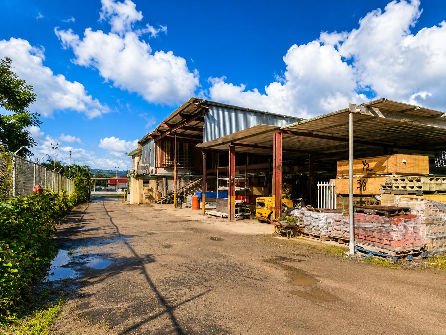 Gravero y Ferretería Villegas, Yabucoa - 3