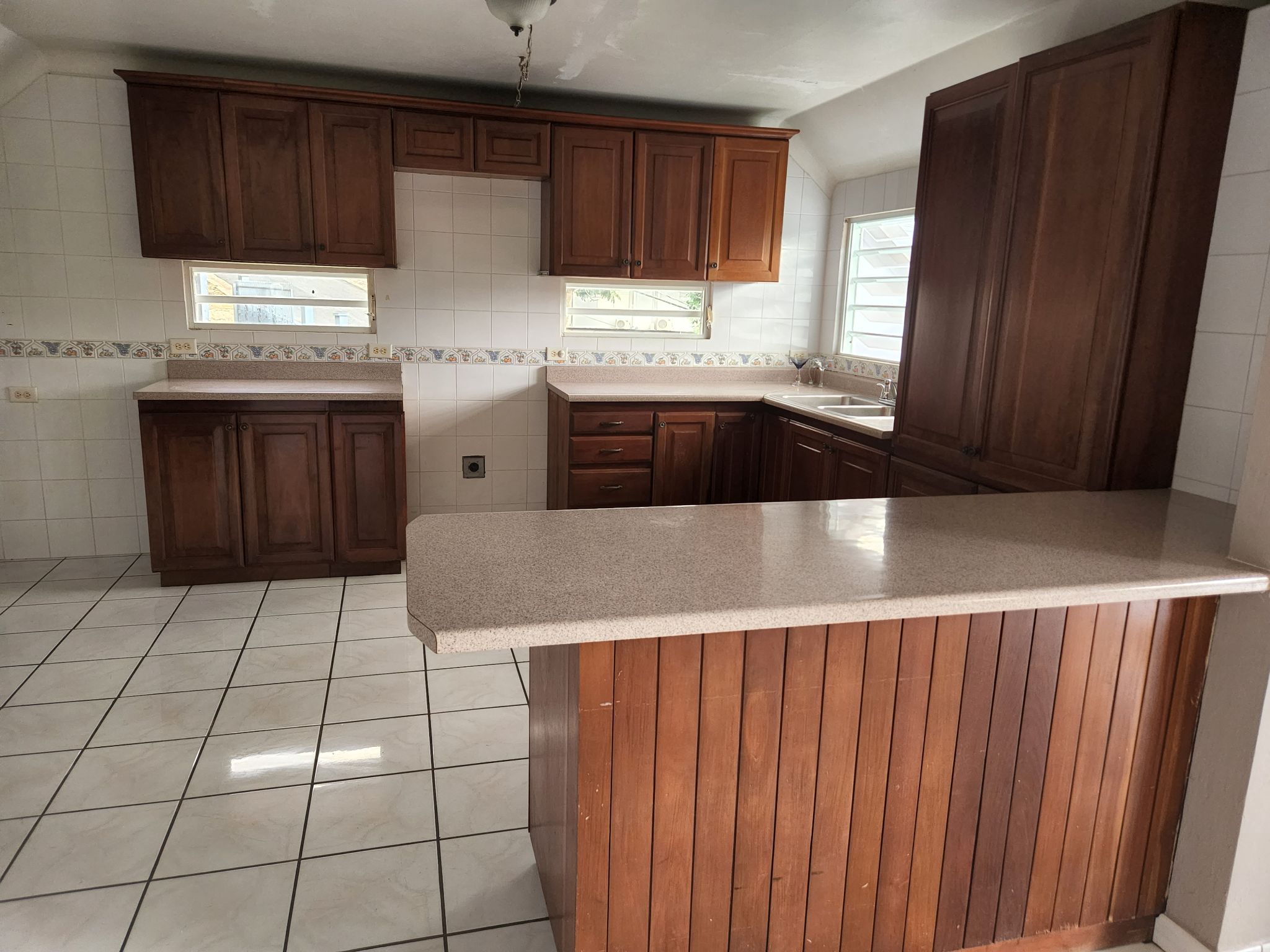 Urb Lomas del Sol  Calle A 7 apt b Guaynabo , Guaynabo - 3