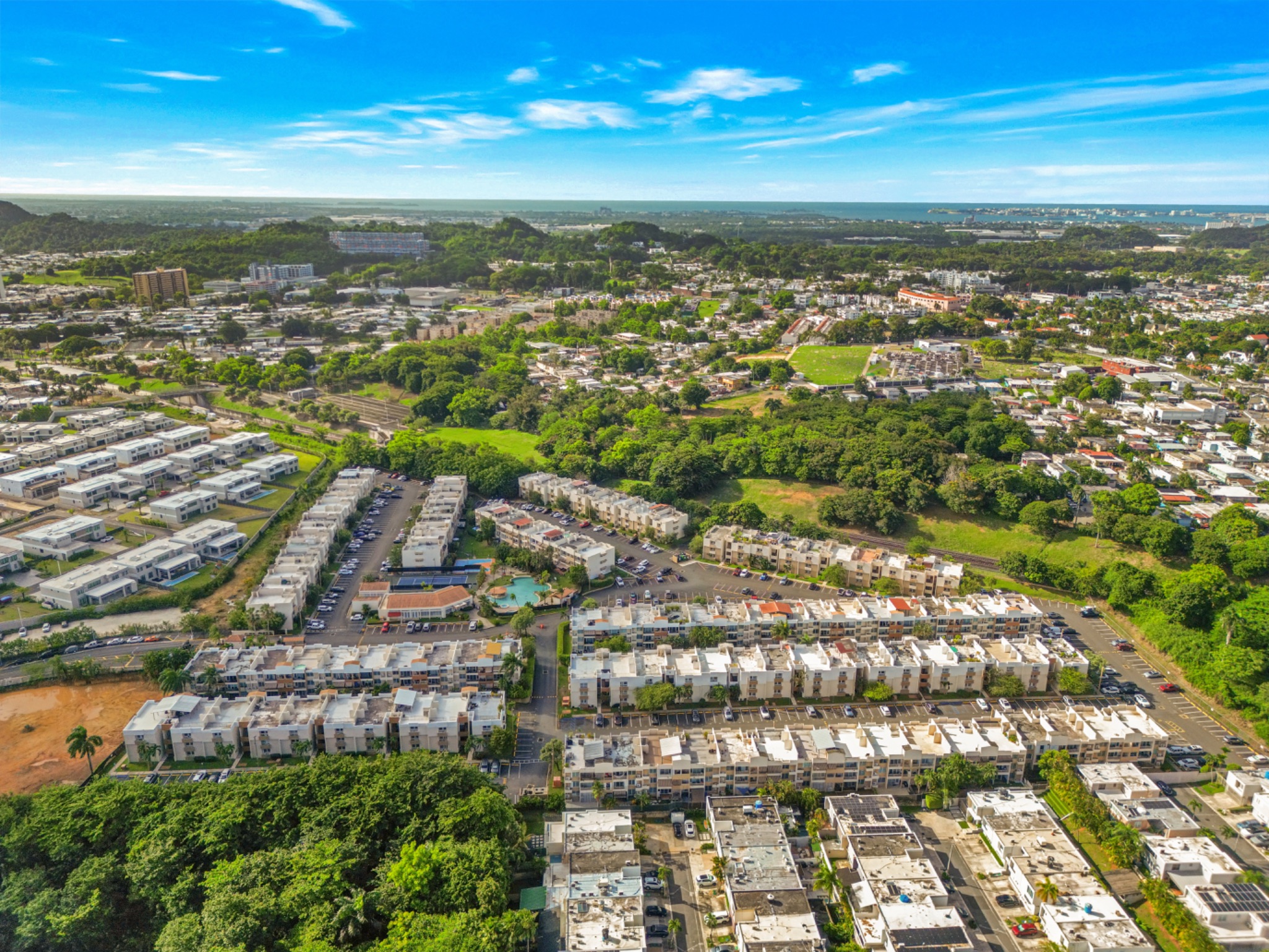Valles de Torrimar Guaynabo 00966 PR