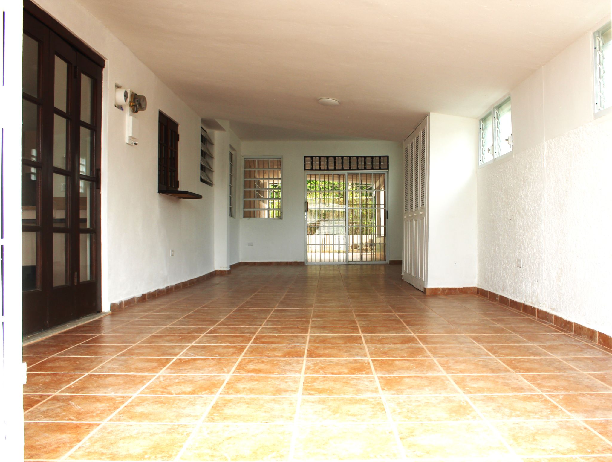 Urb Villa Nevarez, Calle 8 #1023 San Juan PR 00927, San Juan - 12