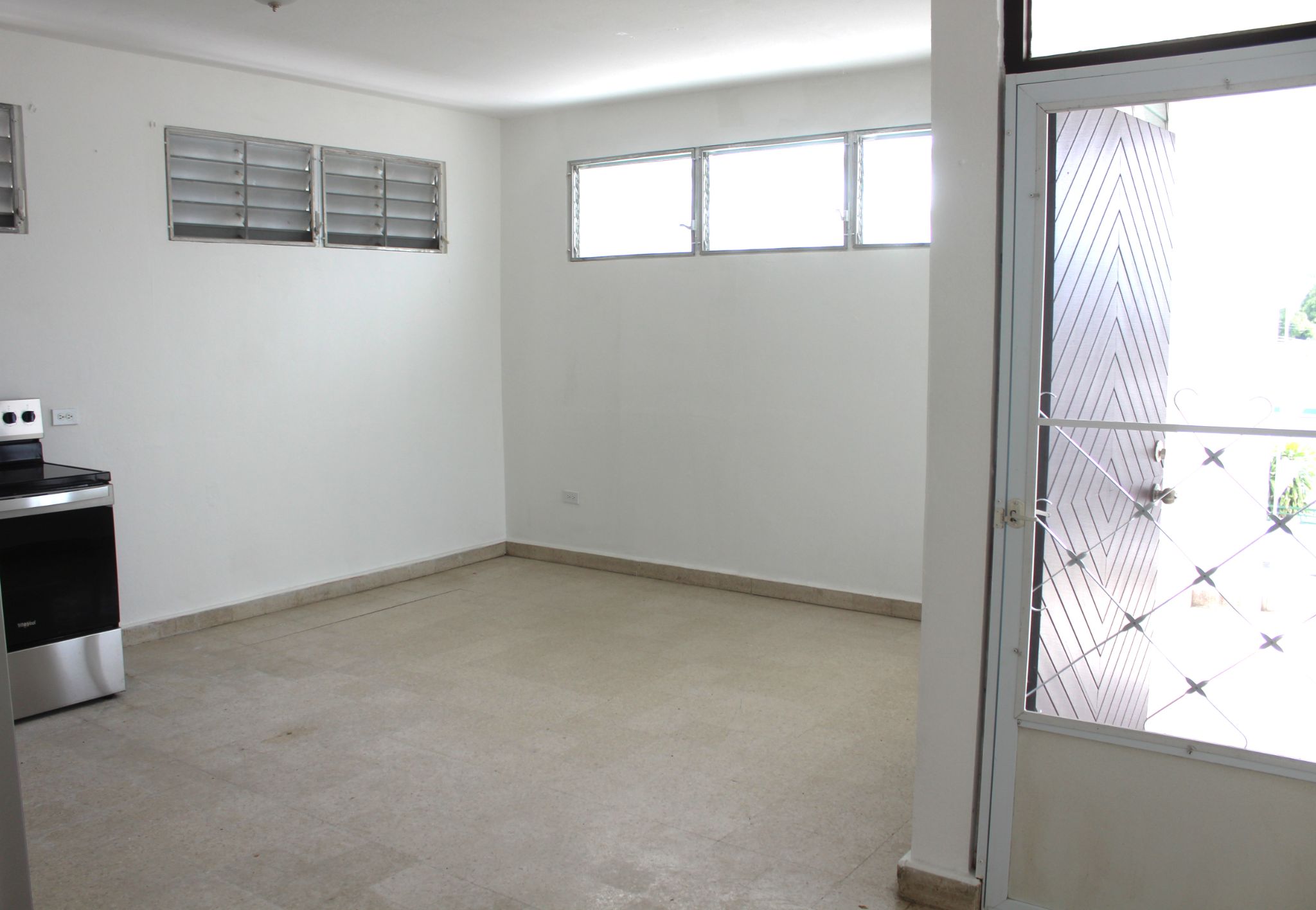 Urb Villa Nevarez, Calle 8 #1023 San Juan PR 00927, San Juan - 23