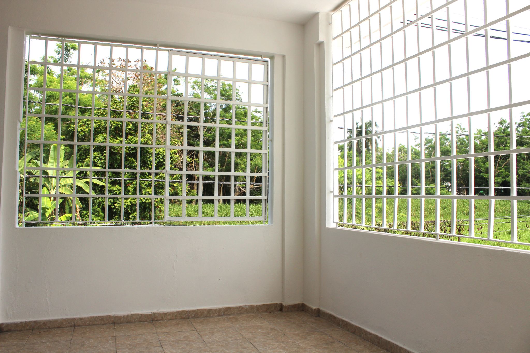 Urb Villa Nevarez, Calle 8 #1023 San Juan PR 00927, San Juan - 24