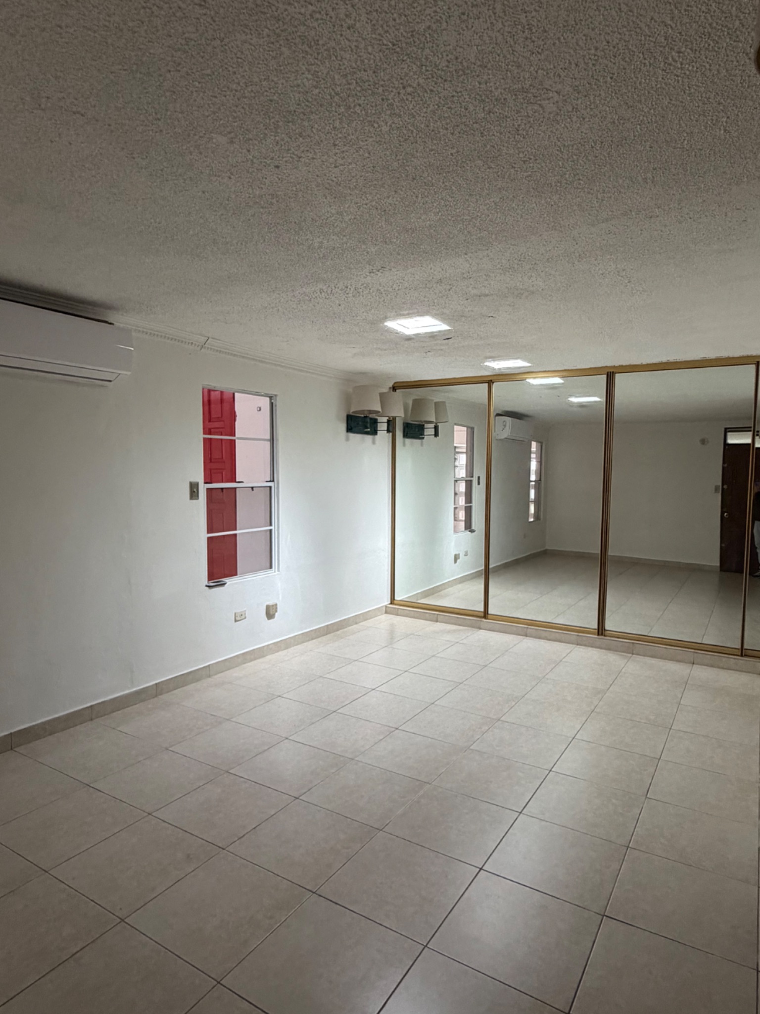Condado Moderno, Caguas - 17