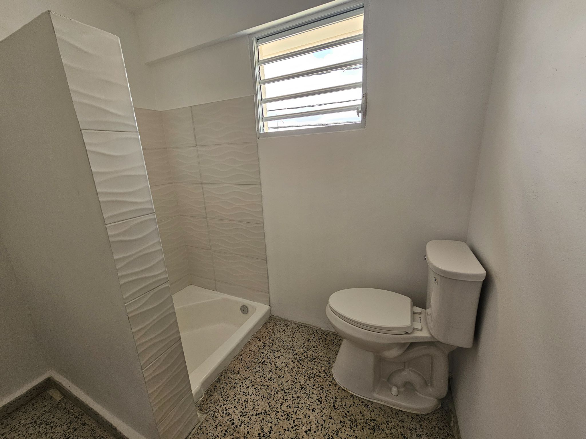 10 Av. Aguas Buenas bloque 10 Santa Rosa, Bayamón - 2