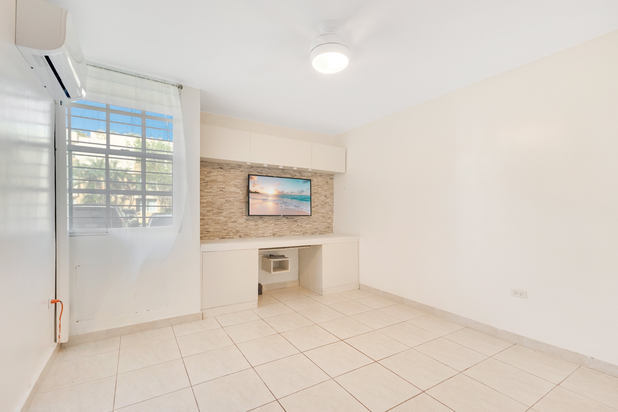 Valles de Torrimar Guaynabo 00966 PR