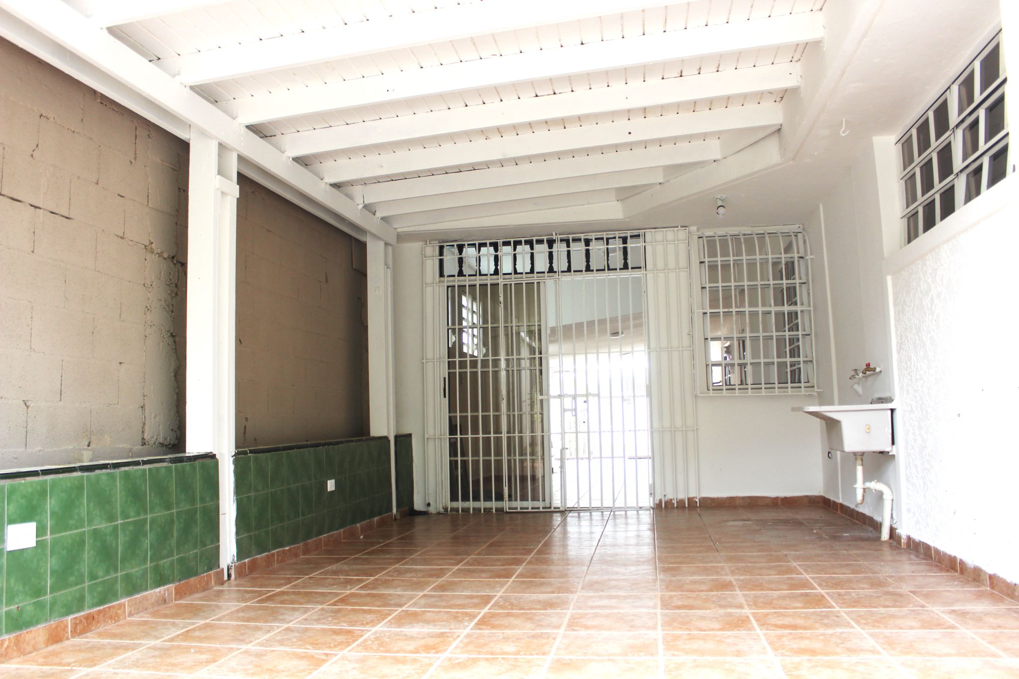 Urb Villa Nevarez, Calle 8 #1023 San Juan PR 00927, San Juan - 13