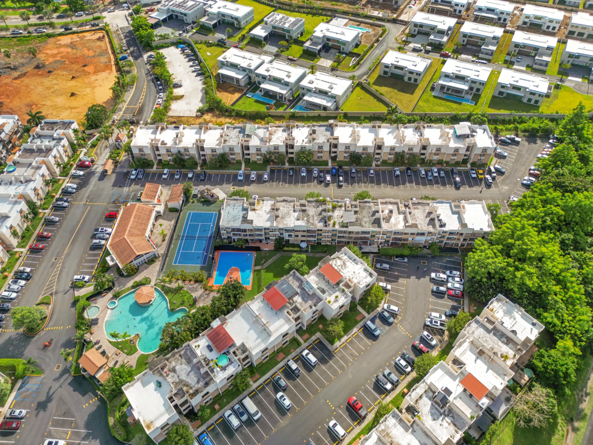Valles de Torrimar Guaynabo 00966 PR