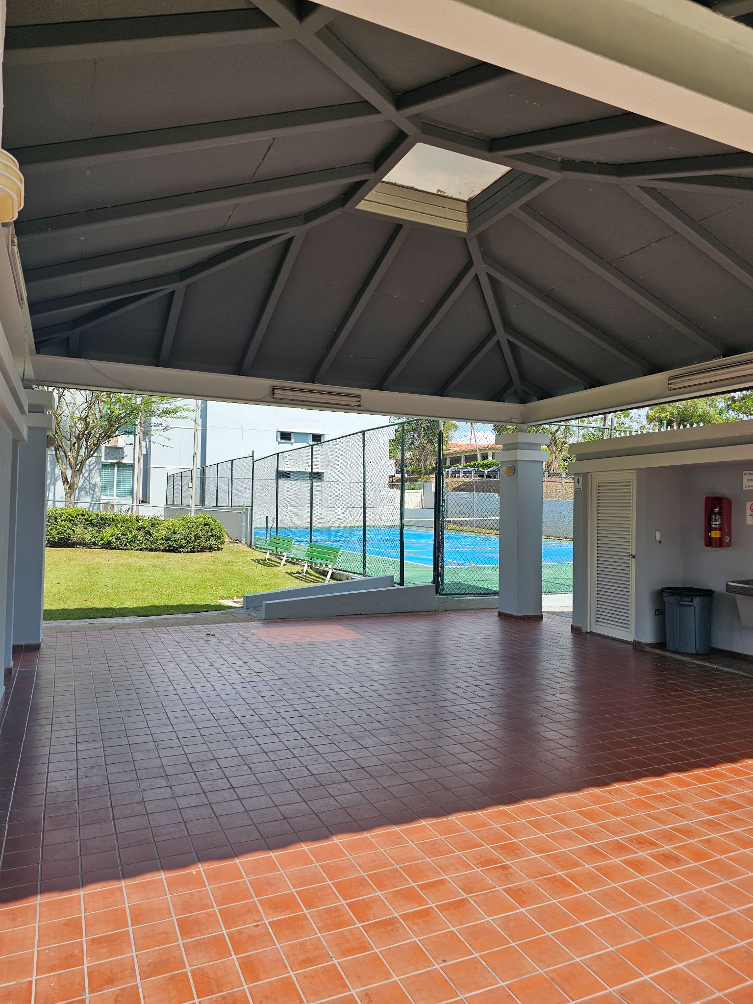 Patios Sevillanos Trujillo Alto 00976 PR
