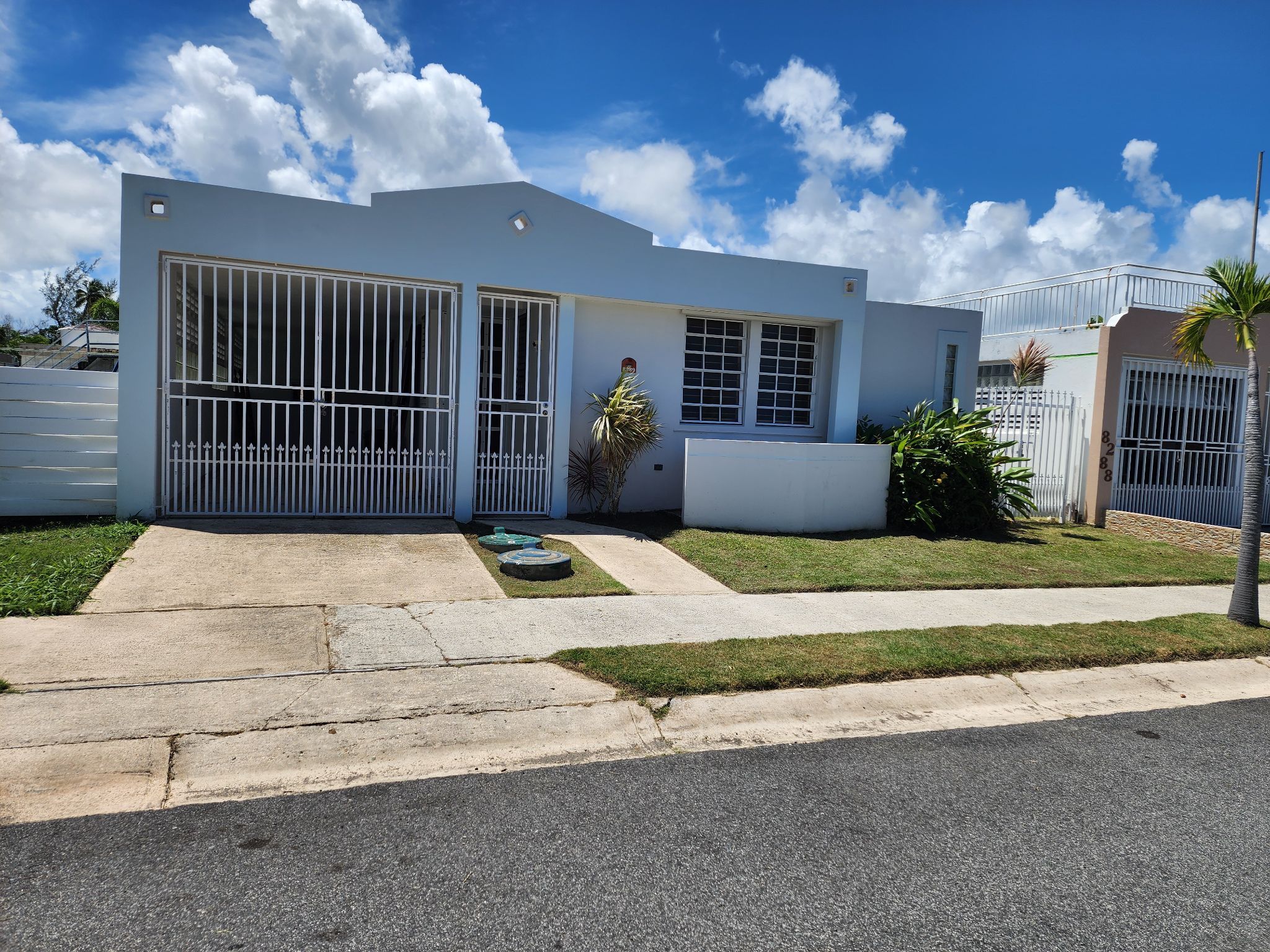 8289 C. Estrella Loíza 00772 PR