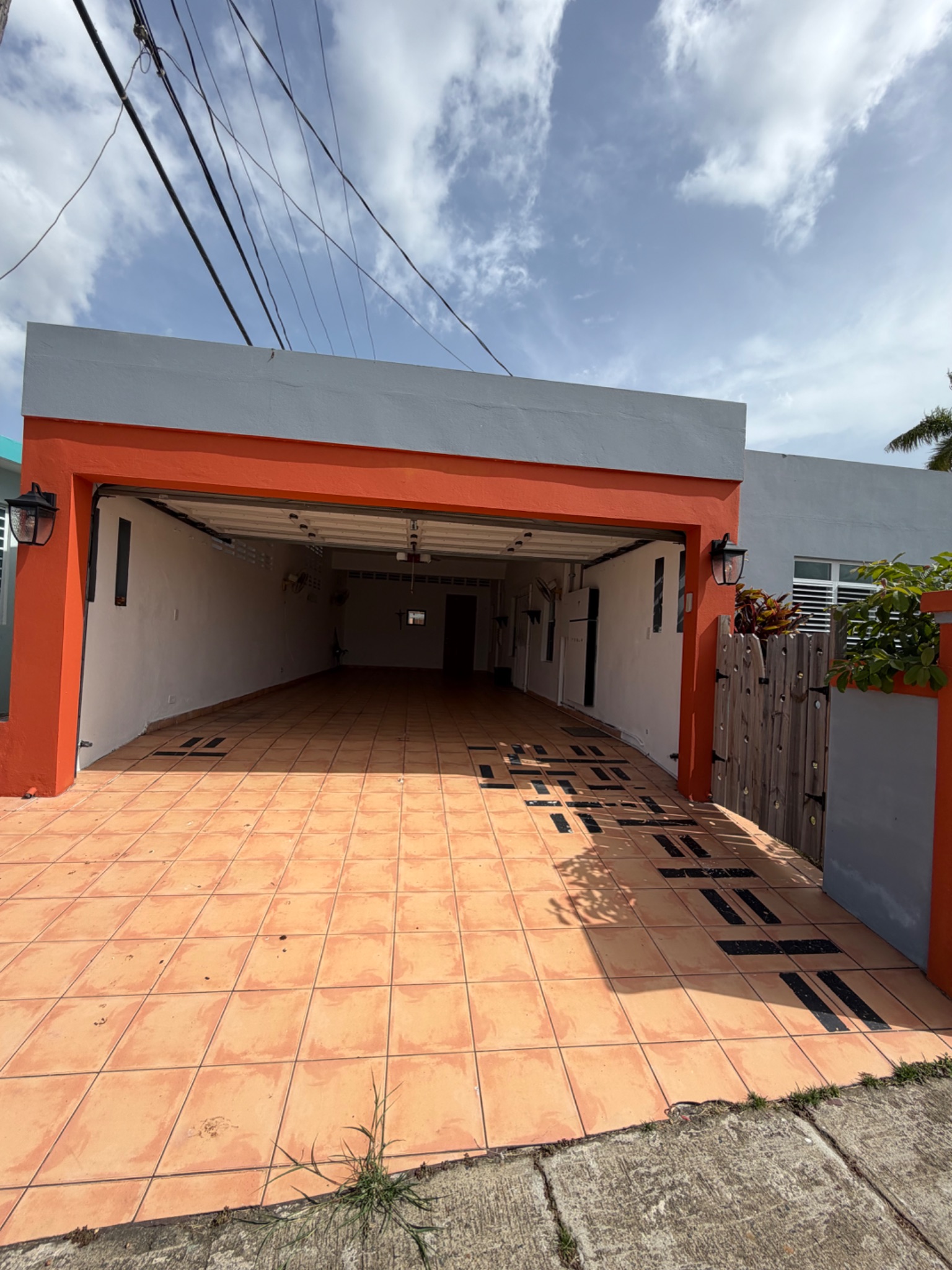 Condado Moderno, Caguas - 11