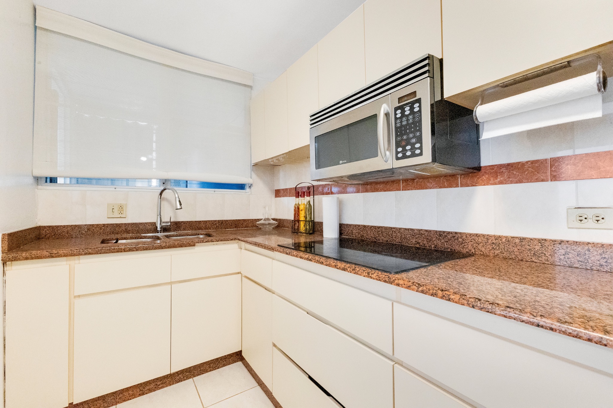 Valles de Torrimar Guaynabo 00966 PR