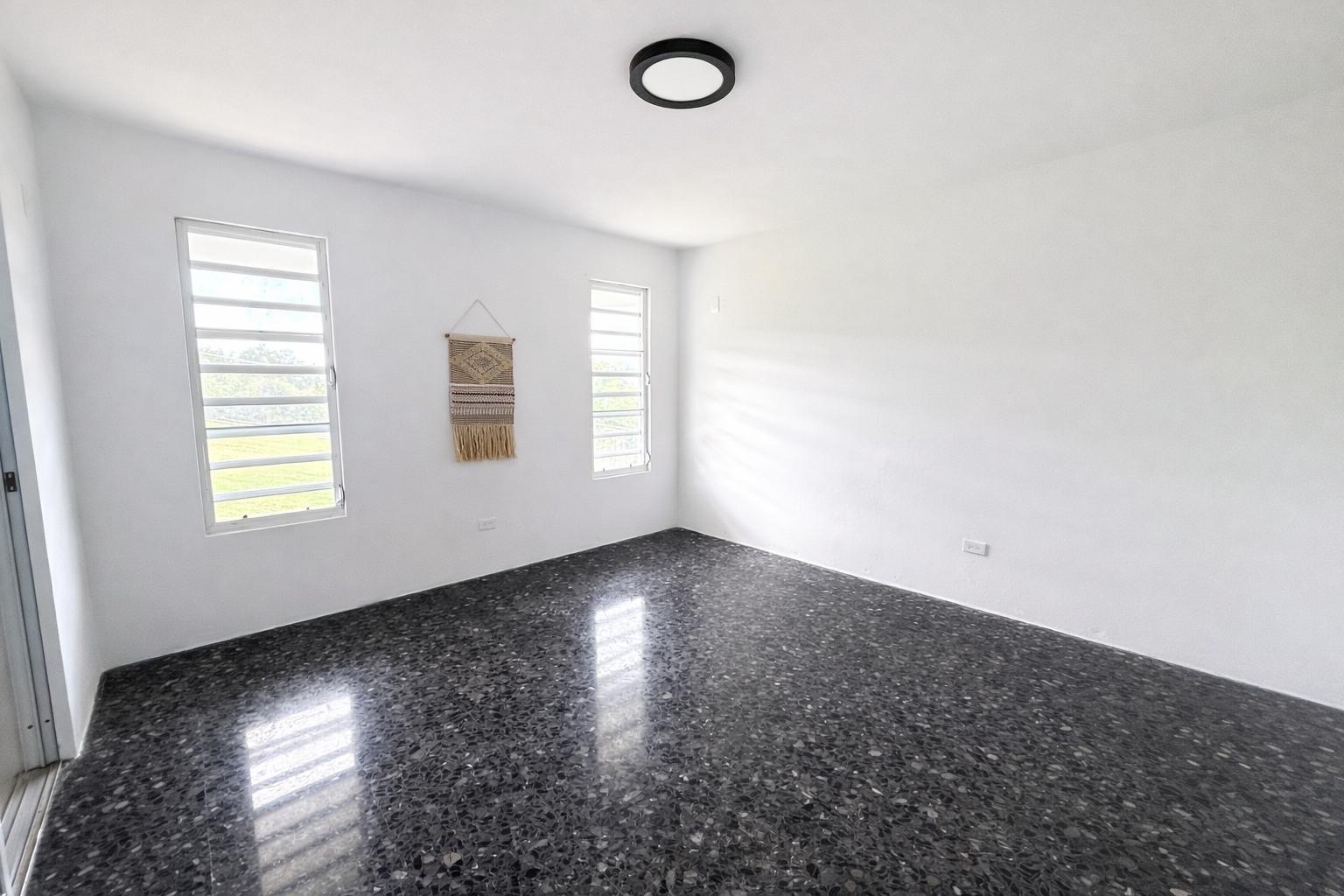 Calle Angola, Isabela - 10
