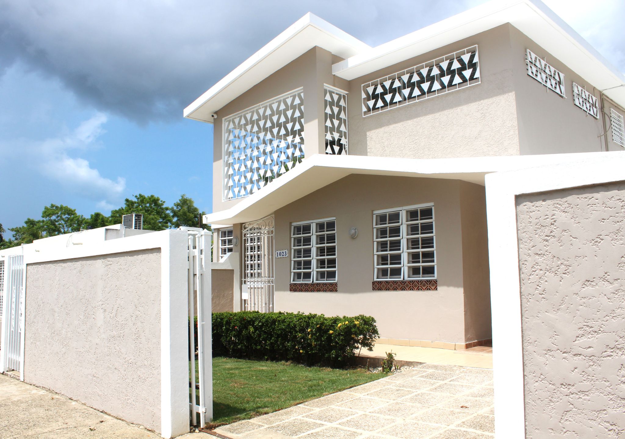 Urb Villa Nevarez, Calle 8 #1023 San Juan PR 00927, San Juan - 2