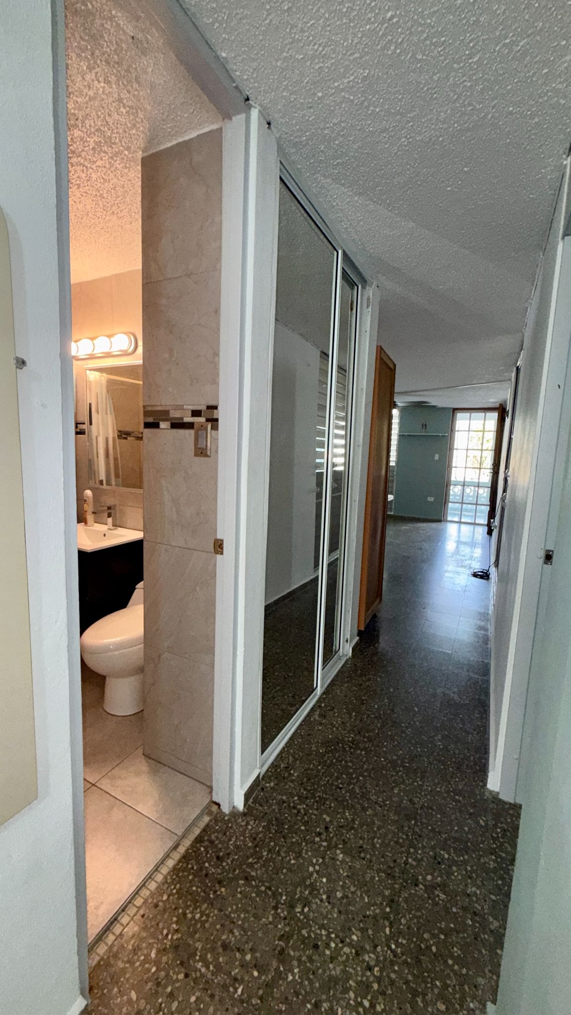 Urb. Riverview Calle 37 ZJ-12, Bayamón - 11
