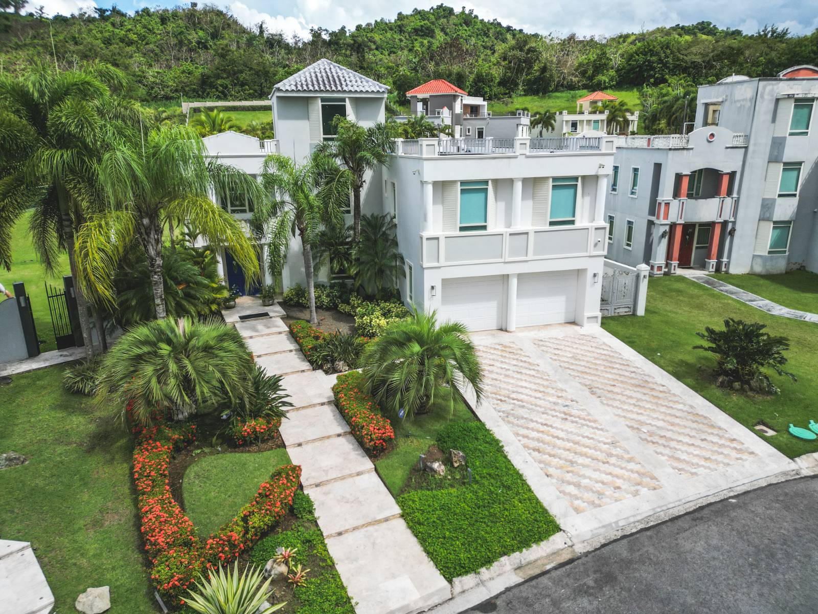 A63, Alcazar St, Caguas - 2