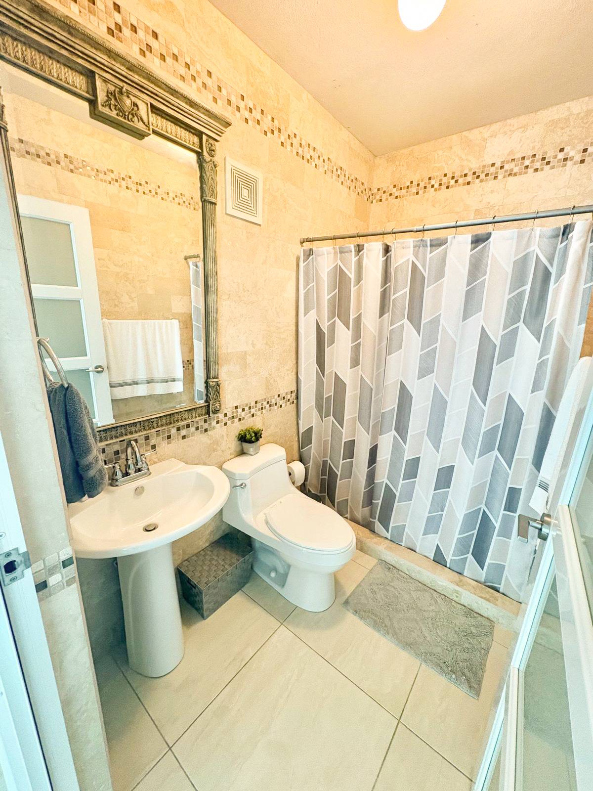 172, Urb. Arroyata, Cidra - 18
