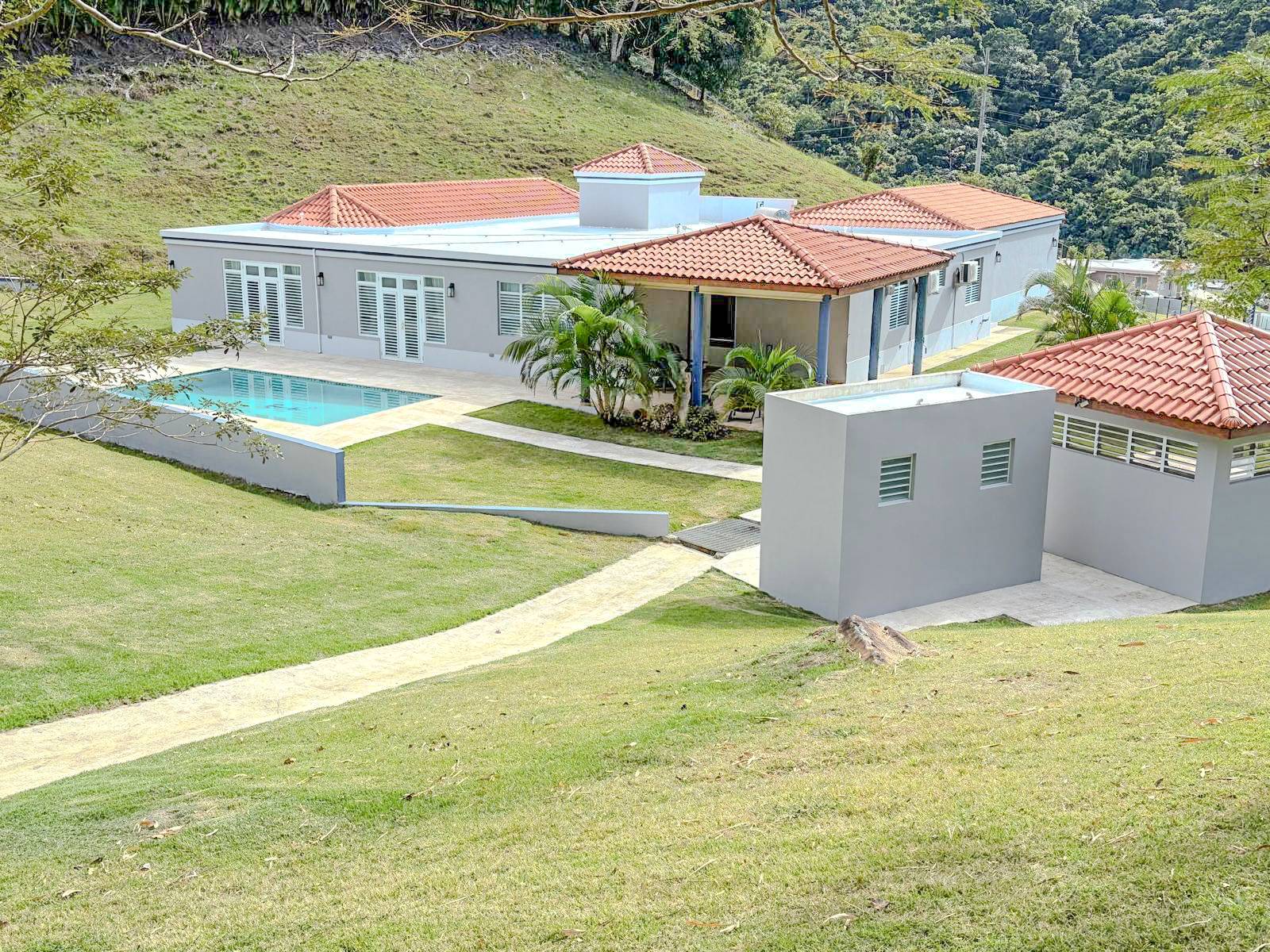 172, Urb. Arroyata, Cidra - 3