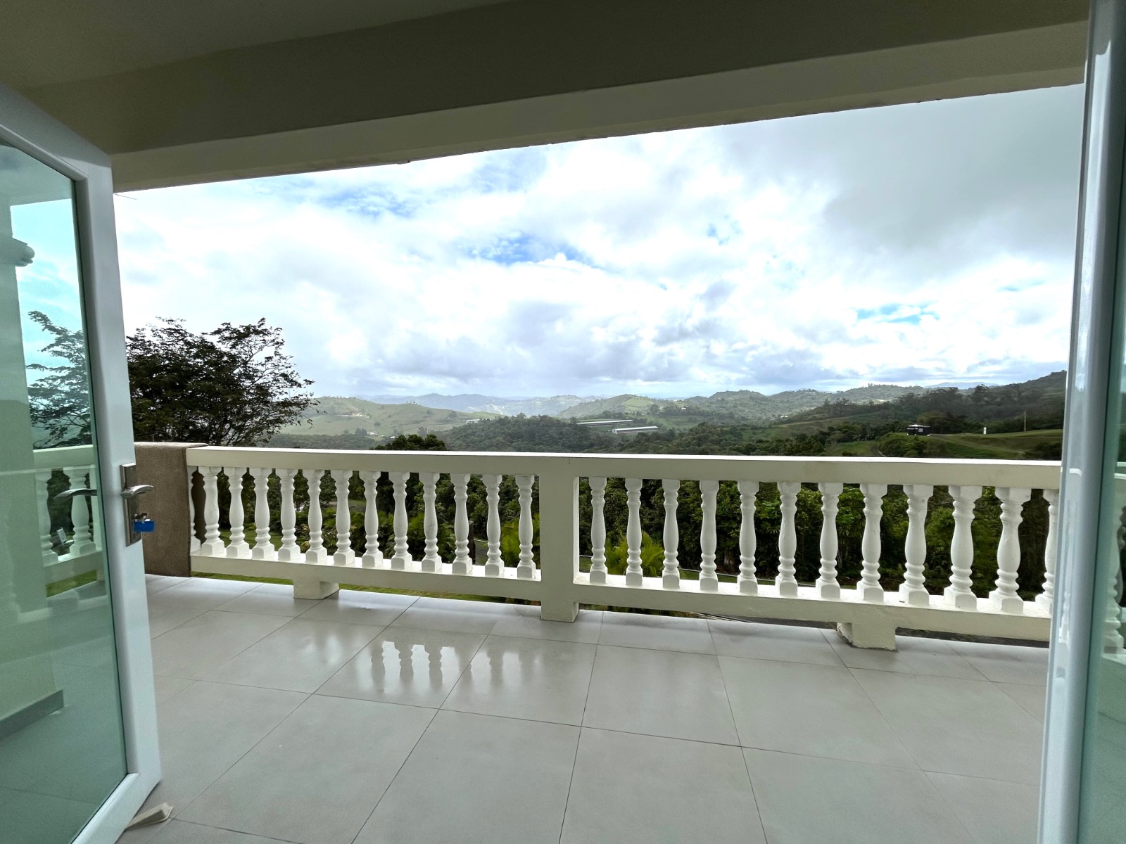 722, Panoramic, Aibonito - 5