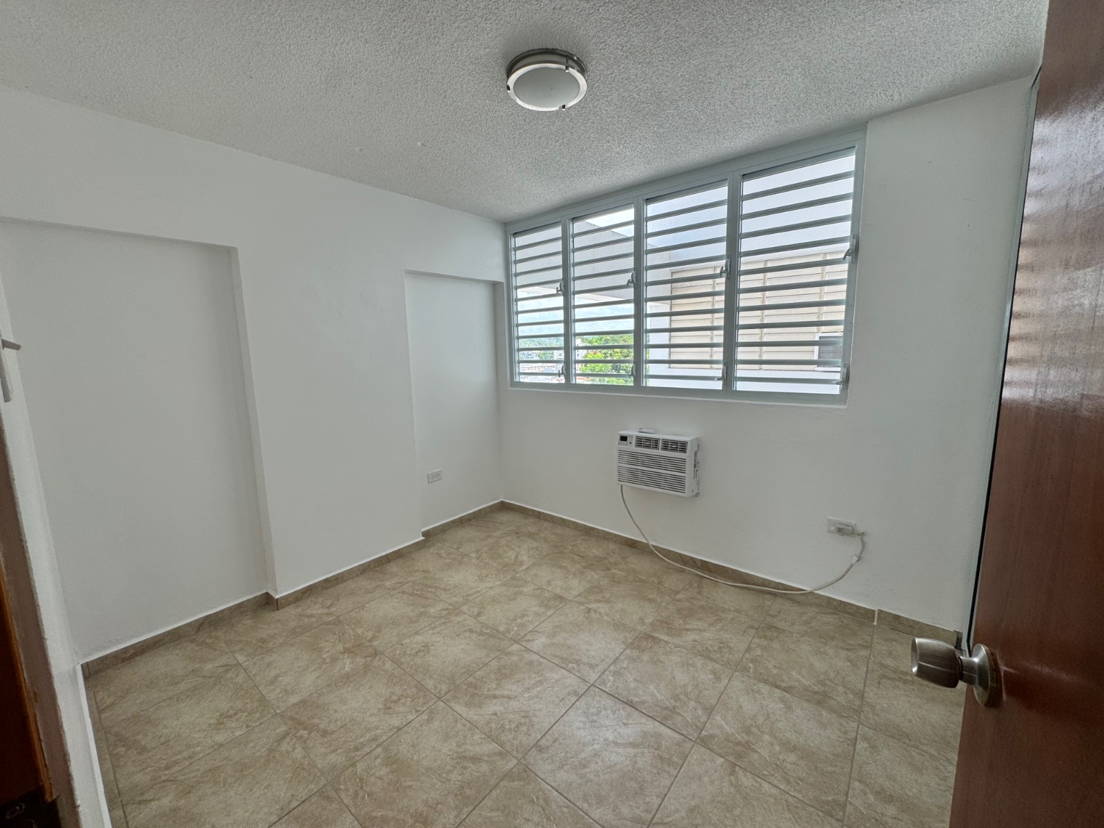 3-f, Cond. Profesional, Mayaguez - 11