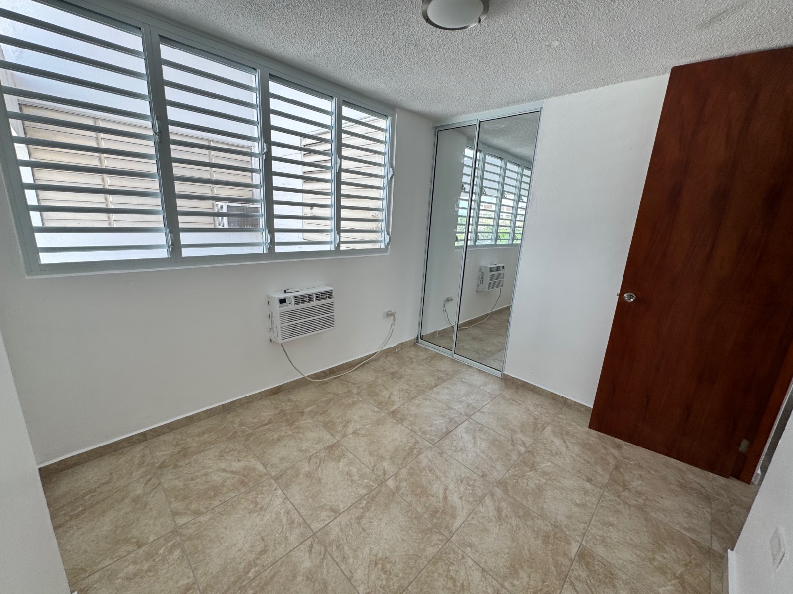3-f, Cond. Profesional, Mayaguez - 12