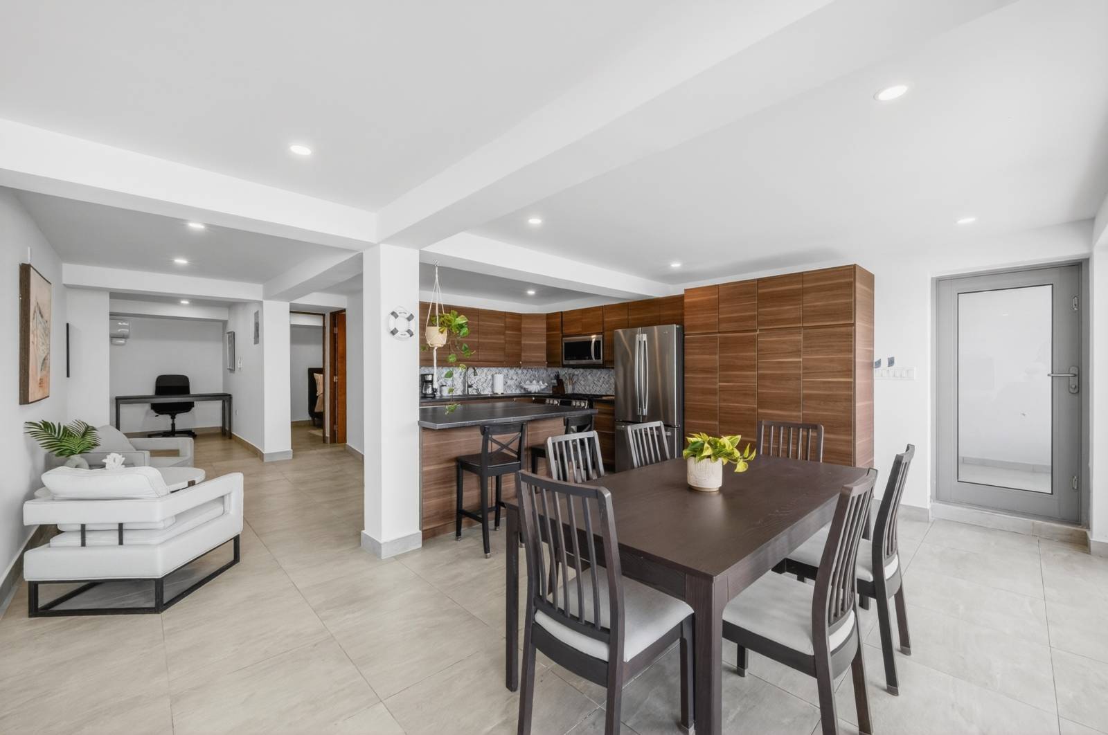 113 D, Calle Ext. Kennedy, Dorado - 31