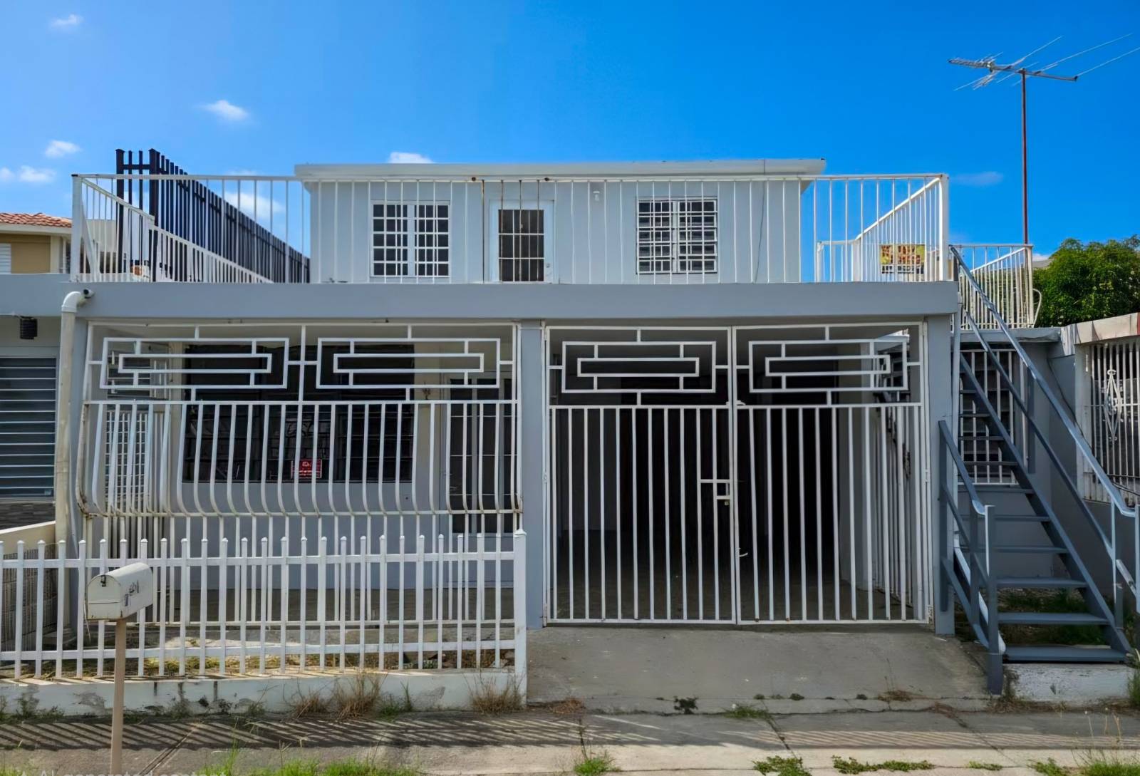 F9, Calle A, Ponce - 2