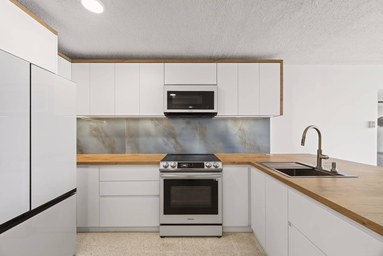 704, 3409, Ave. Isla Verde, Carolina - 2