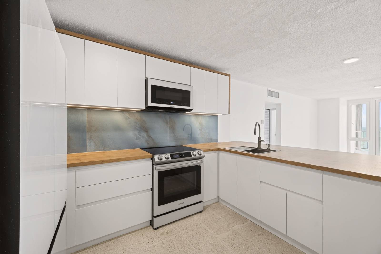 704, 3409, Ave. Isla Verde, Carolina - 5
