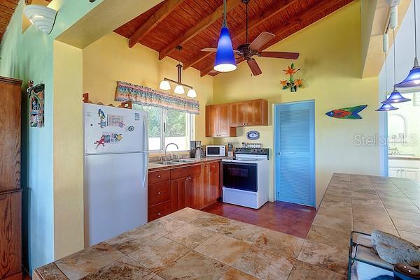16, Alturas De Zoni, Culebra - 18