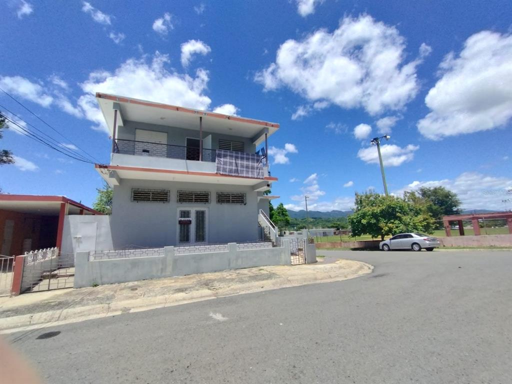 #48, Calle Santa Rosa, San German - 2