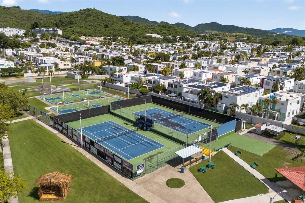 757, Enrique Laguerre, Ponce - 28
