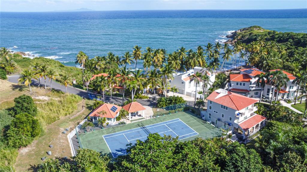 38-39, Shell Castle, Humacao - 1