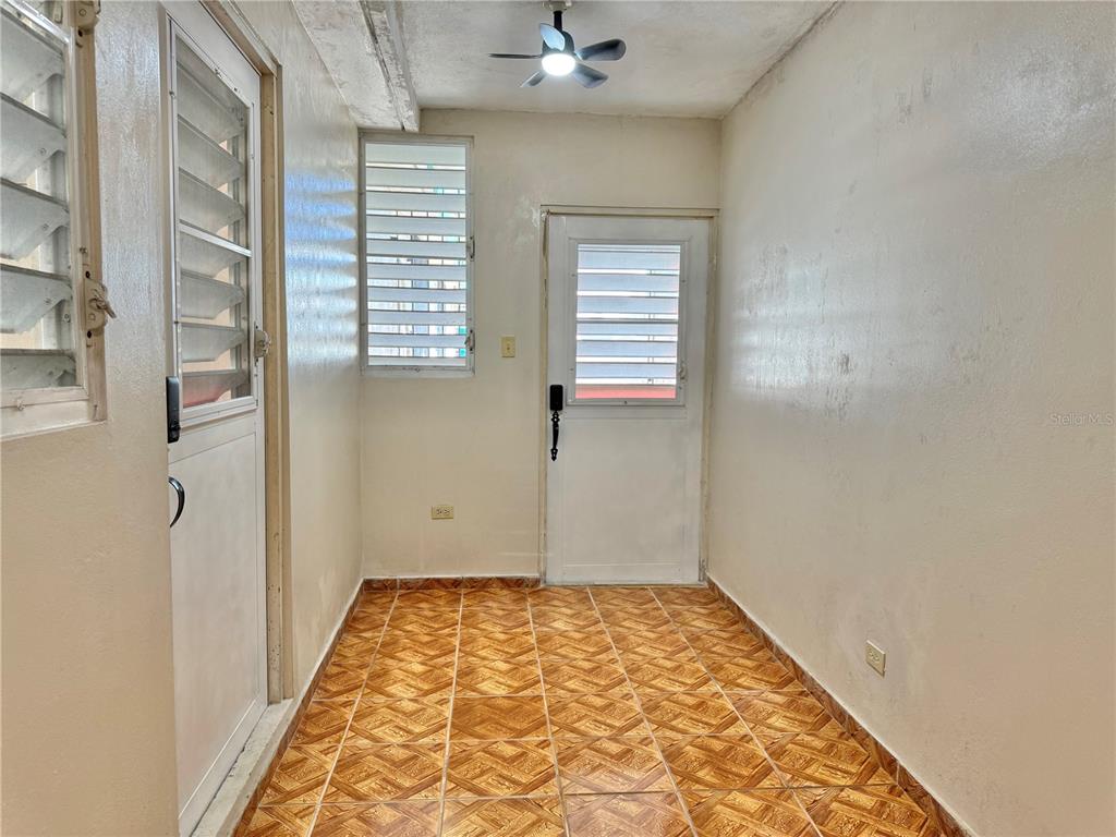 11-AK, Paseo Magdalena St., Urb. Levittown Lakes, Toa Baja - 4