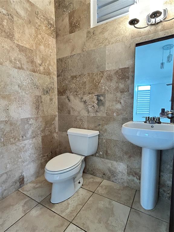 345, Calle Tulipan, Caguas - 10