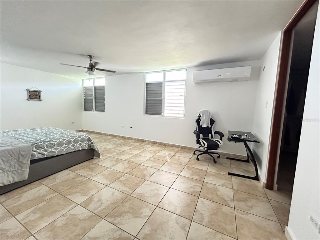 345, Calle Tulipan, Caguas - 15