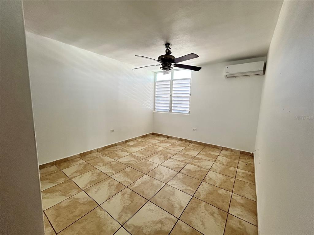 345, Calle Tulipan, Caguas - 19