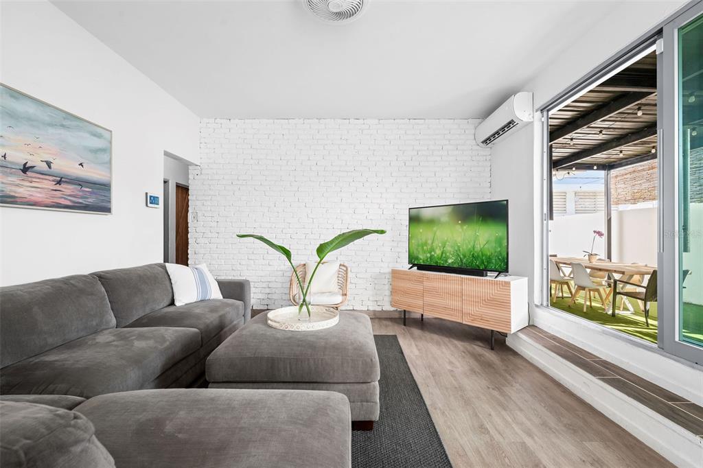 4, Mar Del Japon, Carolina - 11